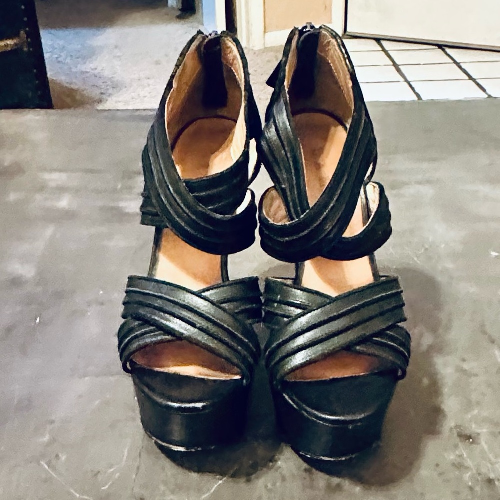 L.A.M.B. Bernadette Black leather wedges